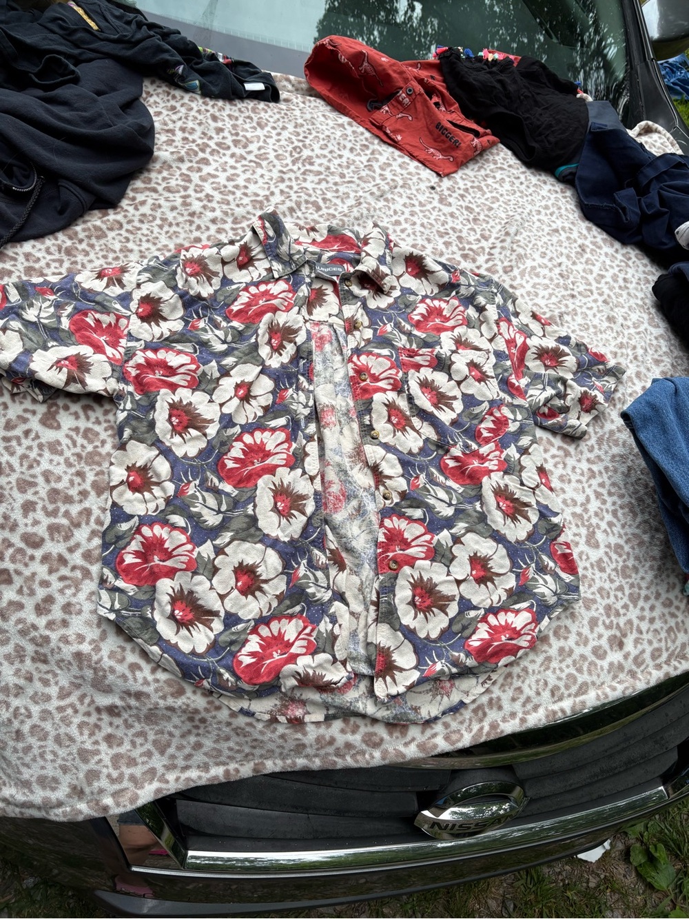 100% Silk Vintage Floral Button Up Size Small